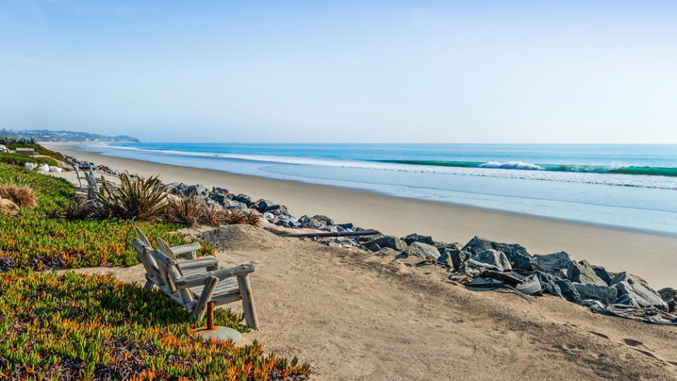 Mindy Kaling's Malibu Beach House