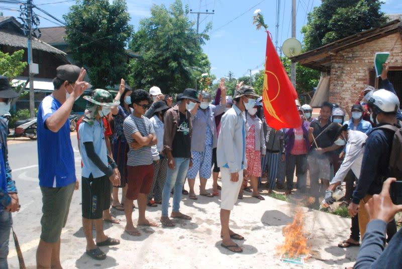 Protest against the military coup, in Launglon township