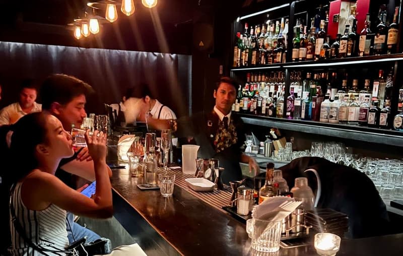 After Thailand first announced that pubs, bars and nightclubs in tourist areas could stay open two hours later, the country now wants to make a night out cheaper by cutting alcohol taxes. Carola Frentzen/dpa