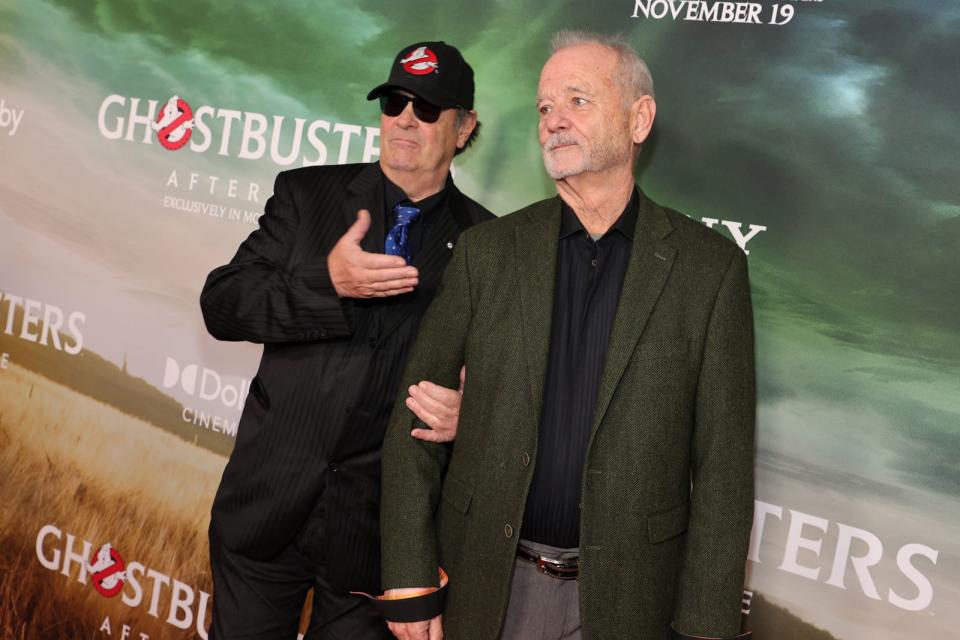 <p>... und an der Seite von Dan Aykroyd (links) hatte auch er einen Cameo-Auftritt in "Ghostbusters: Afterlife". (Bild: Theo Wargo/Getty Images for Sony Pictures)</p> 