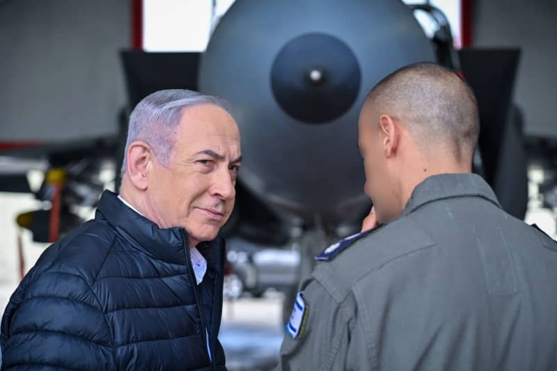 Israeli Prime Minister Benjamin Netanyahu visits the Tel Nof Airbase. Kobi Gideon/GPO/dpa