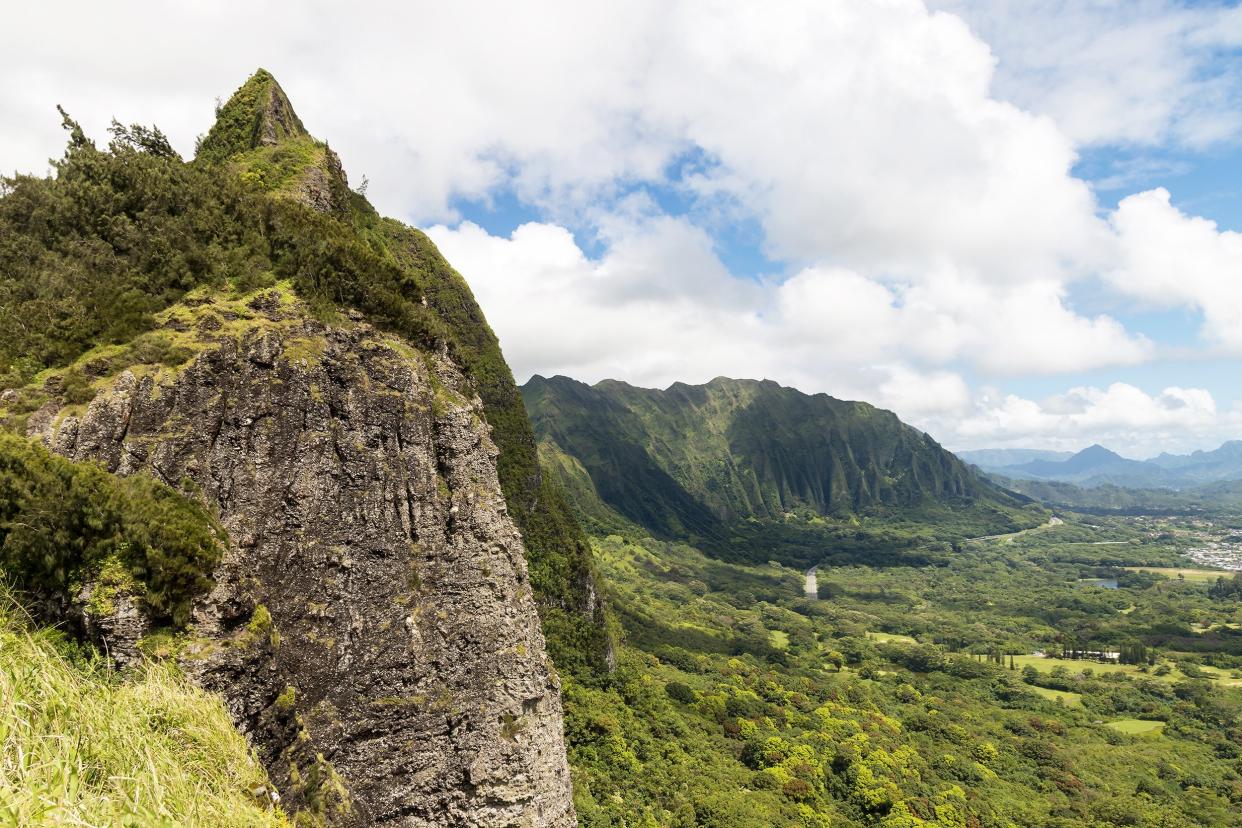 Nuuanu Pali Lookout in Oahu, HI