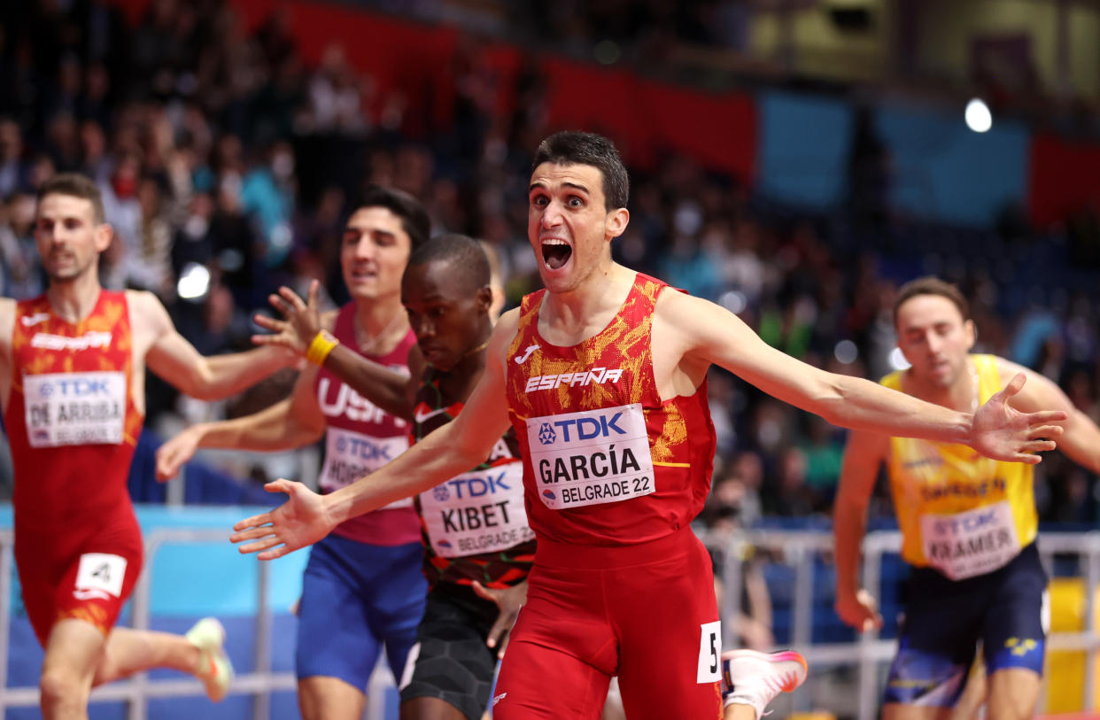 Mariano García gana la medalla de oro en los 800 metros para España. Foto: Alex Pantling/Getty Images.