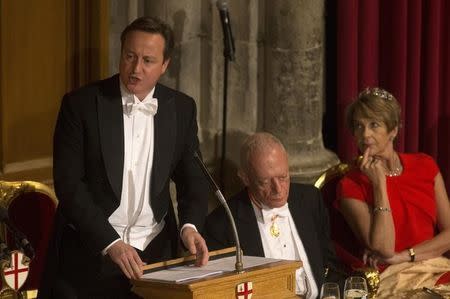 Britain's Prime Minister David Cameron delivers a speech at the Lord Mayor's Banquet in London, Britain November 16, 2015. REUTERS/Neil Hall