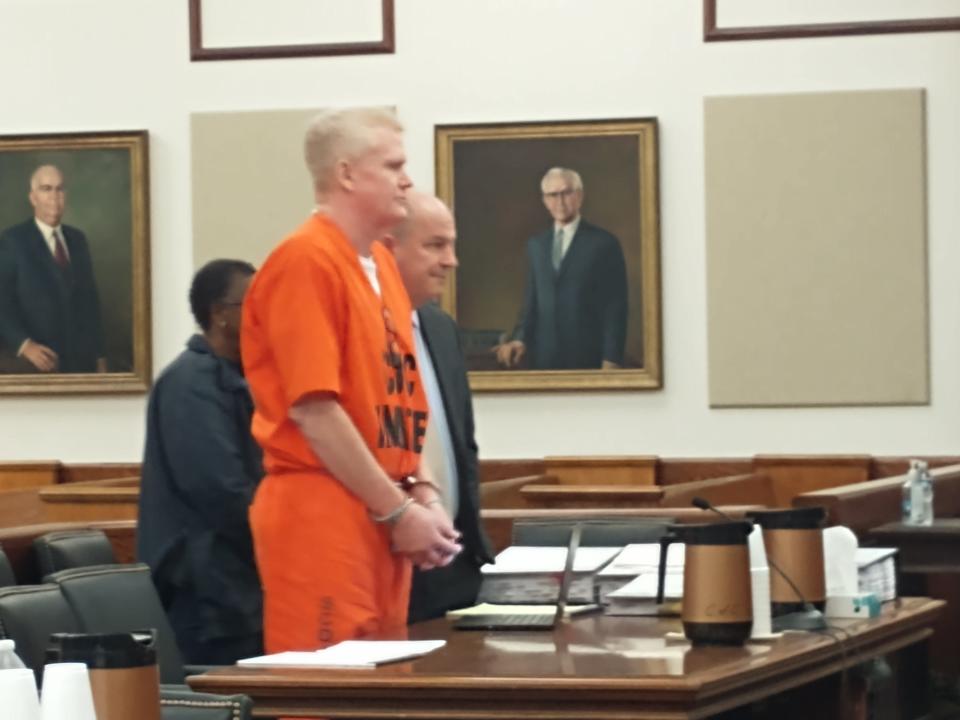 Convicted murderer and accused, confessed fraudster Alex Murdaugh stands before Judge Clifton Newman yet again in the 14th Judicial Circuit.