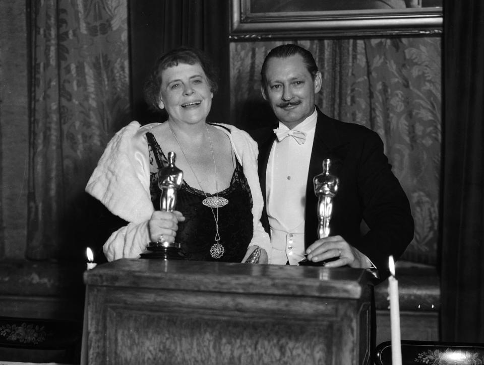 1931: Marie Dressler, Min and Bill.