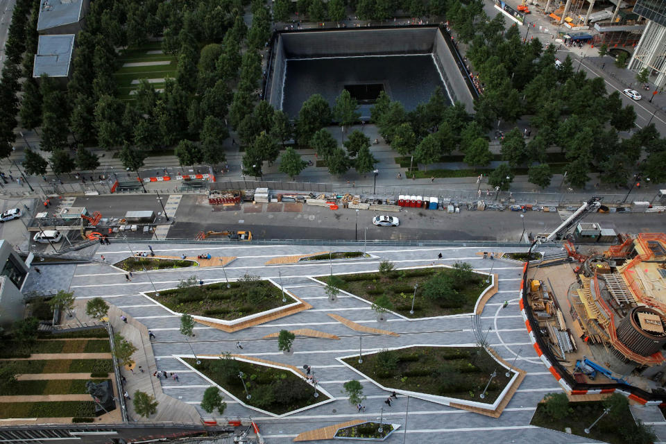 Elevated park opens at WTC site, overlooks 9/11 memorial