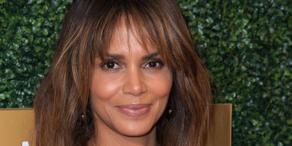 halle berry's naked instagram photo is proof she isn't ageing