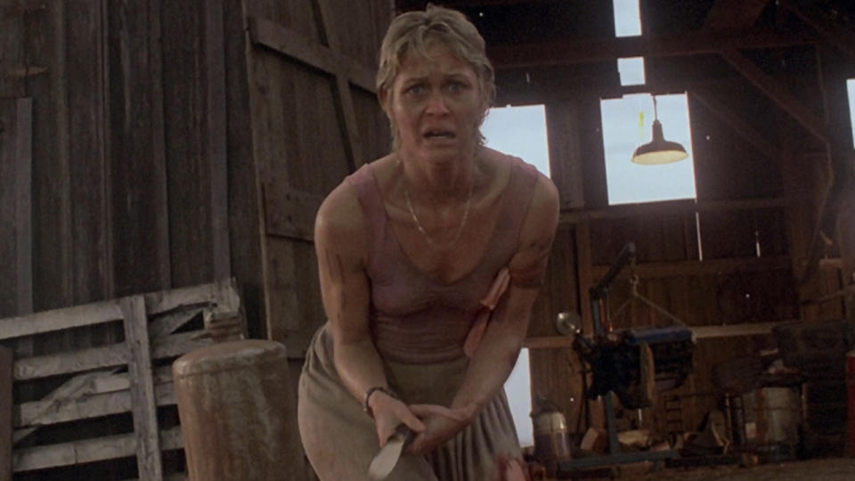 Dee Wallace threatens Cujo in Cujo