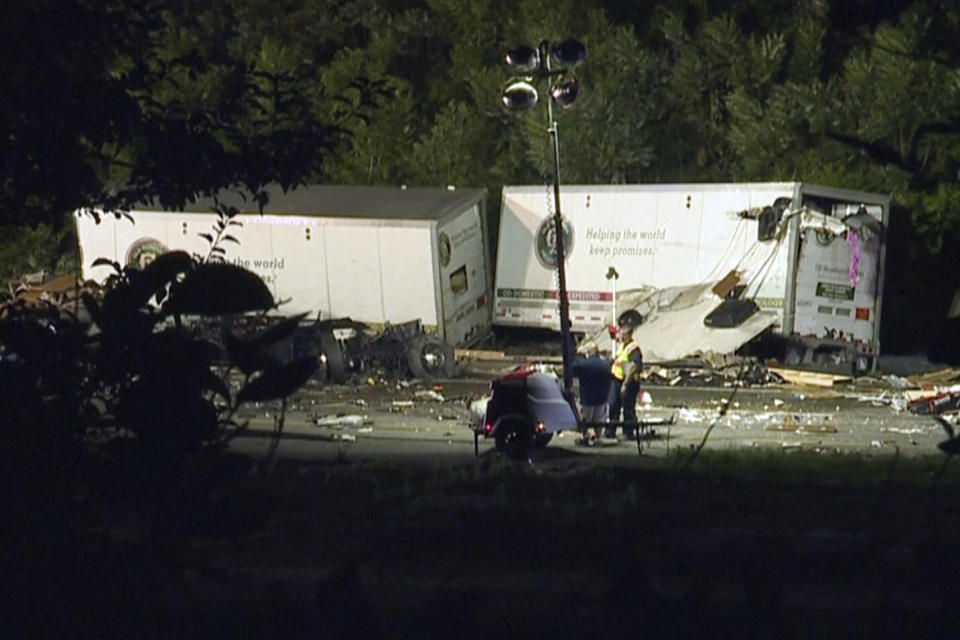 5 Killed When Rv Blows Tire Crashes Head On Into Tractor Trailer 7972