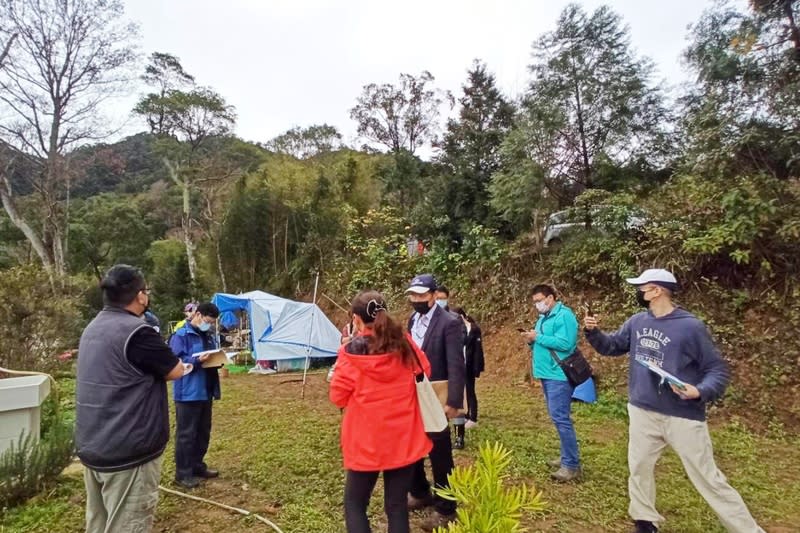 桃園首件既有農牧用地合法露營場  復興區拔頭籌 經中央與地方共同努力，桃園市率先成功輔導位於復 興區農牧用地上的既有露營場－Kiwi Camping休閒露 營區通過第2階段合法設置登記。 （桃園市政府觀光旅遊局提供） 中央社記者吳睿騏桃園傳真  113年3月11日 