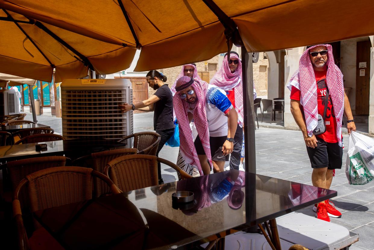 Turistas en Doha, Catar, el 14 de junio de 2022. (Tasneem Alsultan/The New York Times)