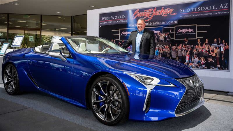 全美第一輛Lexus LC 500 Convertible以200萬美元高價賣出。（圖／翻攝自Lexus官網）