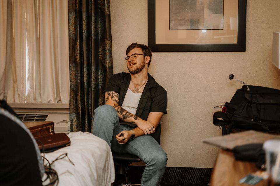 Travis Roberts relaxes in Nashville. The local singer-songwriter and his band signed a contract with New West Recording Studio in Nashville, and the company will release singles throughout the year.