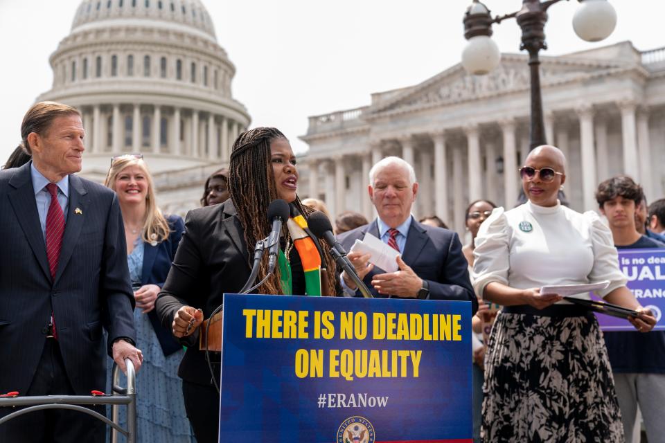 Senate Republicans on Thursday blocked a Democratic measure to revive the Equal Rights Amendment.