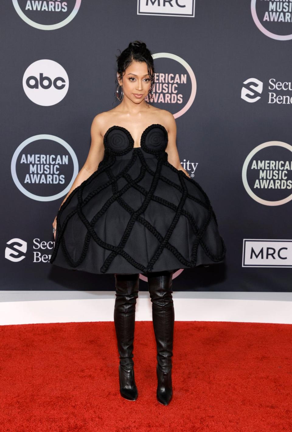 Liza Koshy attends the 2021 AMAs (Getty Images)