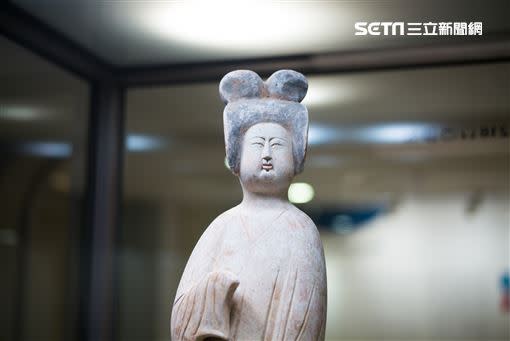 國立故宮博物院「灰陶加彩仕女俑」，讓我們對於盛唐時期的貴婦形象有較接近史實的了解。（圖／記者陳弋攝影）