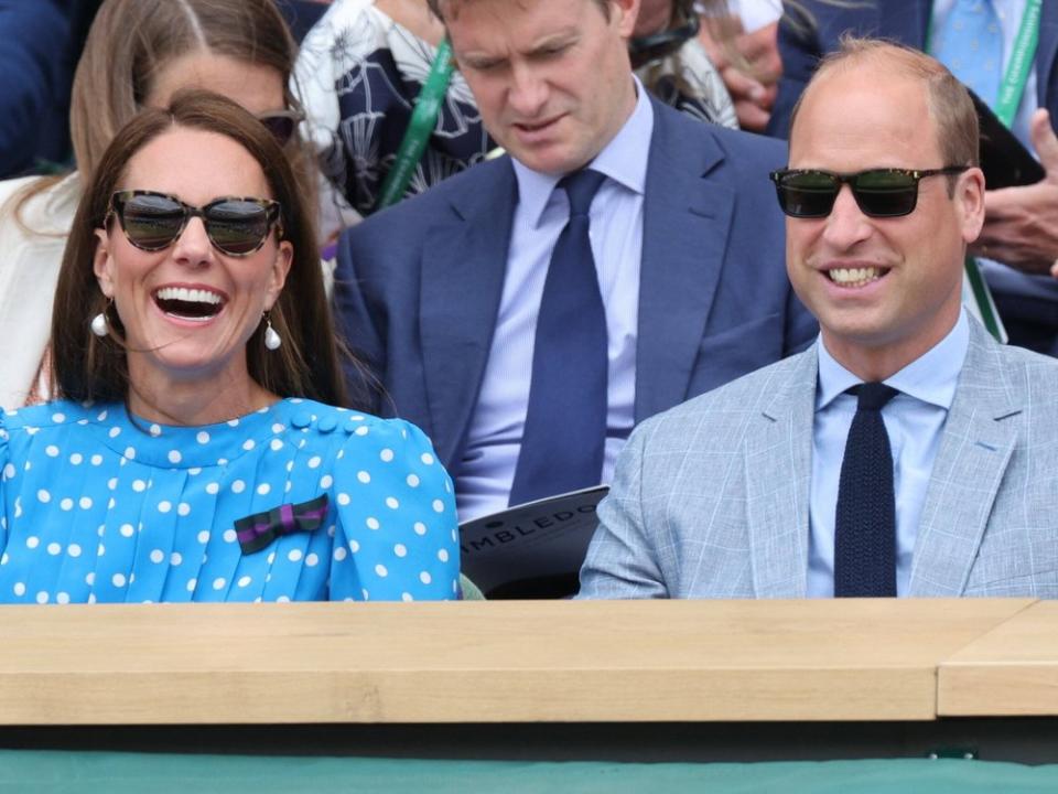 Herzogin Kate und Prinz William in den Zuschauerrängen in Wimbledon. (Bild: imago images/i Images)