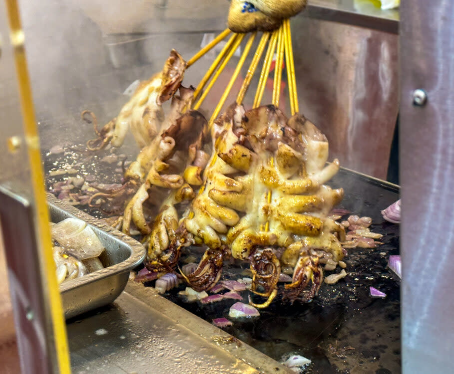 khatib pasar malam - grilled squid