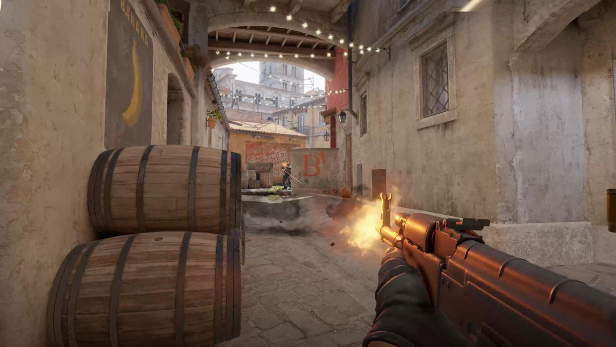 Counter Strike 2 screenshot on PC showing gunfight. 