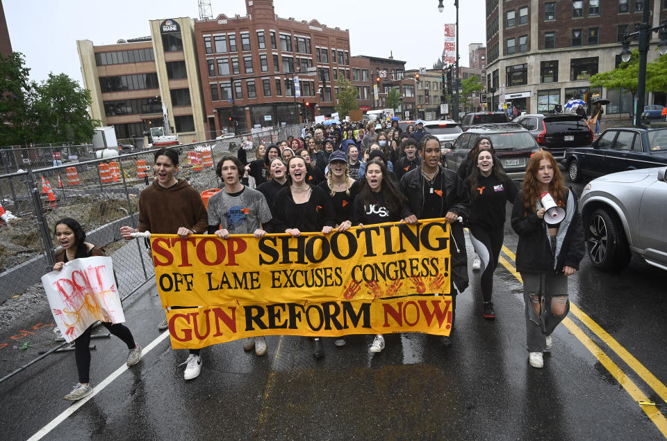 People protesting against gun violence and for gun reform