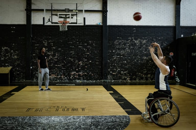 French Paralympic basketball player Sofyane Mehiaoui trains at the Hoops Factory in Aubervilliers, east of Paris on May 15, 2024. (Michel RUBINEL)