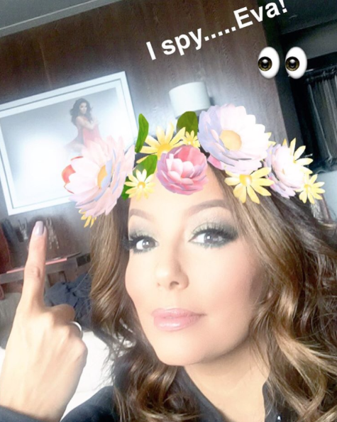 Eva Longoria poses with herself