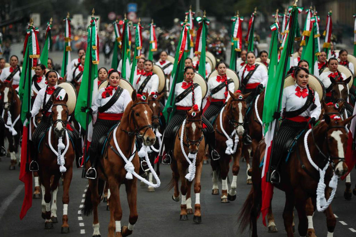 Concluye desfile del 20 de noviembre