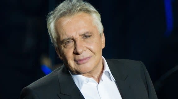 Michel Sardou, malade, à l'hôpital : « K.O, à ne pas pouvoir marcher »…  Voici ce