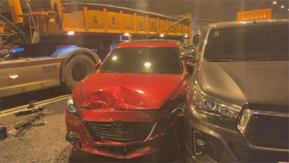 新澳隧道追撞車禍1死11傷　檢方：駕駛超速還超載3公噸