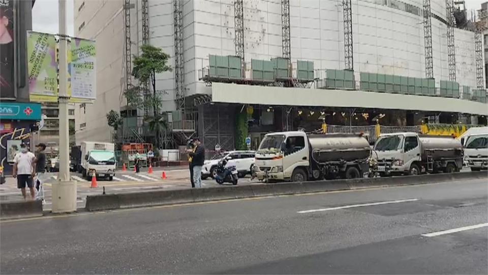 北市砂石車路口急煞！　大量水泥漏滿地阻礙交通