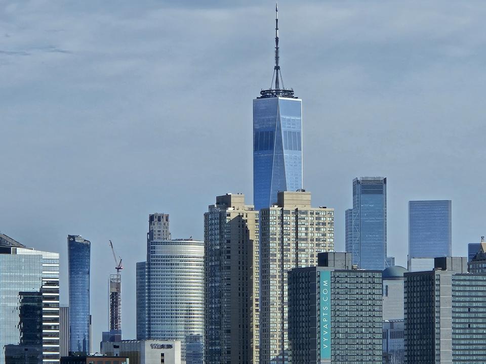 <p>Galaxy S23 Plus camera sample: A close up shot of an NYC building from afar.</p>
