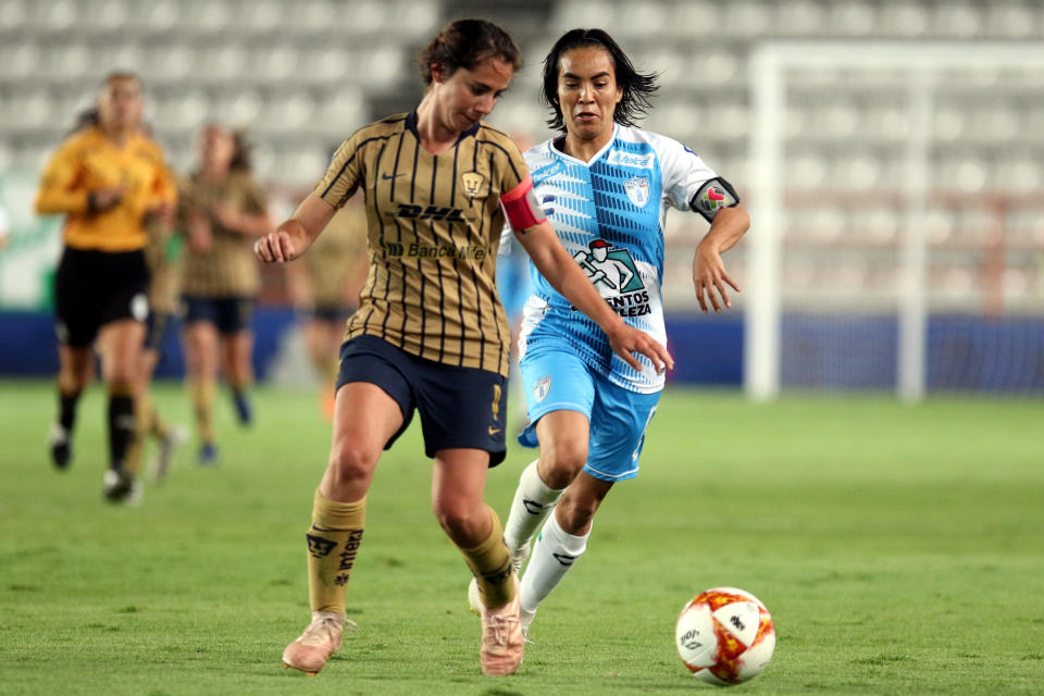 Jugaoras de Pachuca y Pumas femenil. / Foto: Jam Media