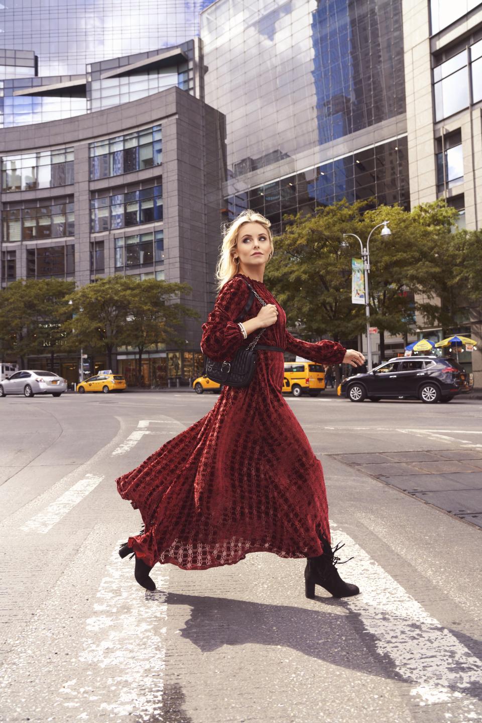 <p>International fashion photographer and influencer Lara Jade knows how to shop. She divulges her tips to triumph this holiday season while making the most of the experience along the way. <br></p>