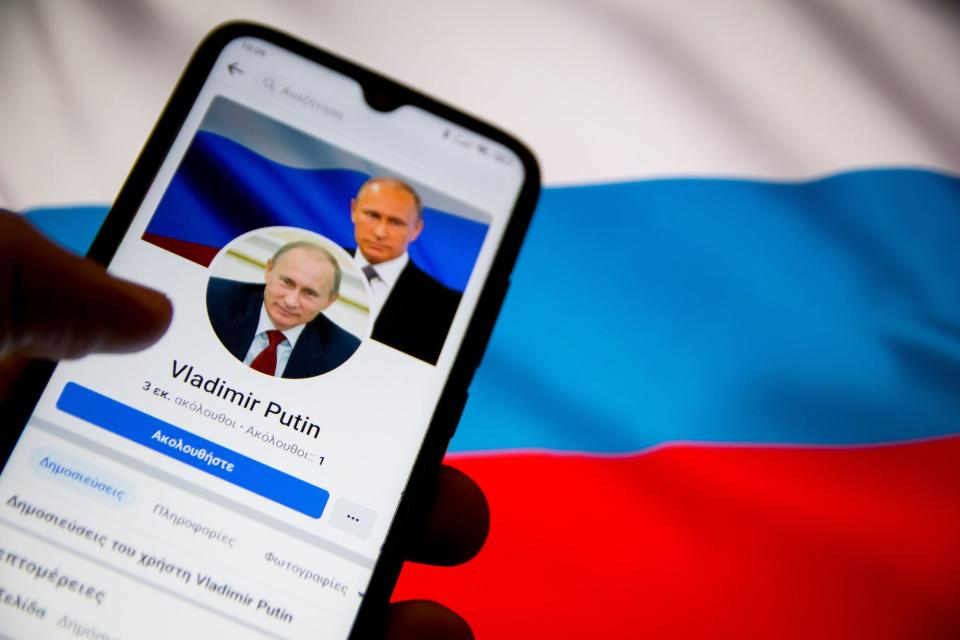 Vladimir Putin Facebook profile cellphone