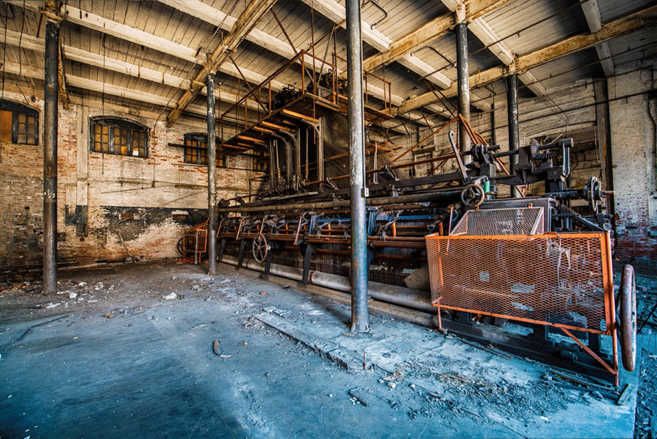 Abandoned buildings photo series shows beauty in urban decay