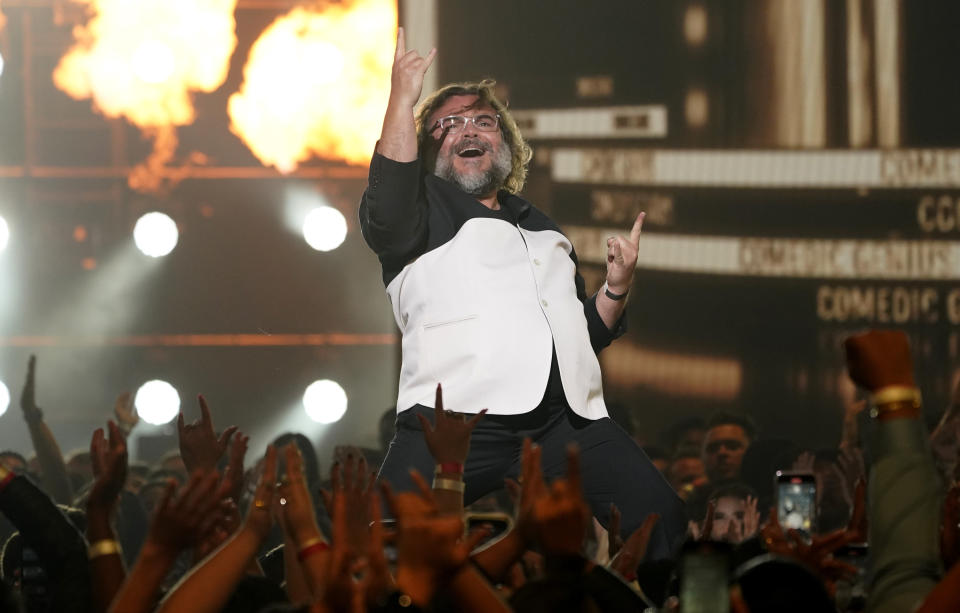 Jack Black recibe el premio Genio de la Comedia en los Premios MTV al Cine y la Televisión el domingo 5 de junio de 2022 en el Barker Hangar en Santa Mónica, California. (Foto AP/Chris Pizzello)