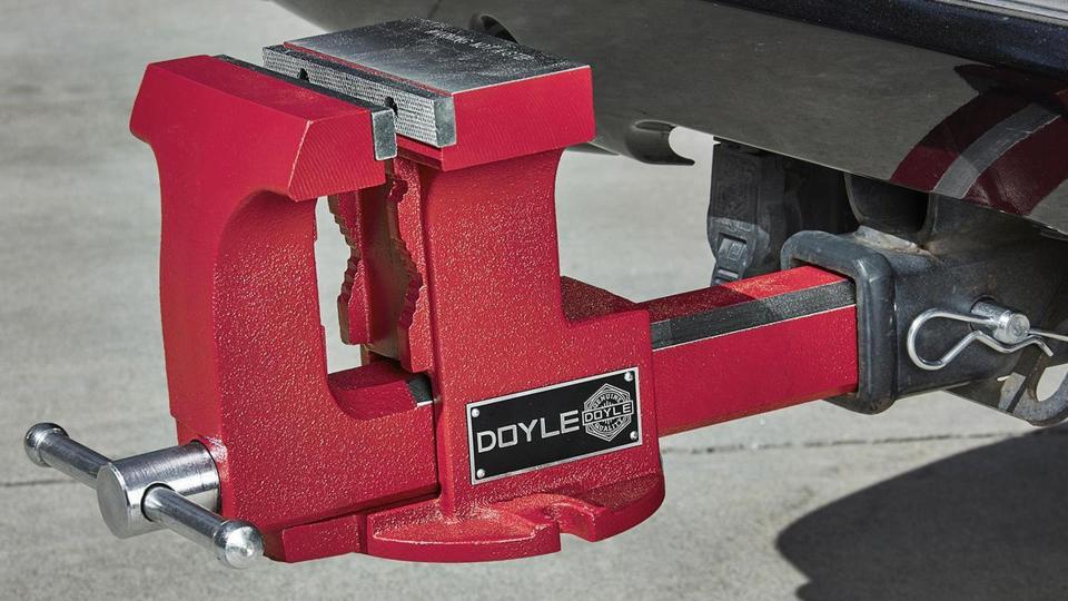 Harbor Freight Sells a Vice for Your Truck’s Receiver Hitch and It Costs $130 photo