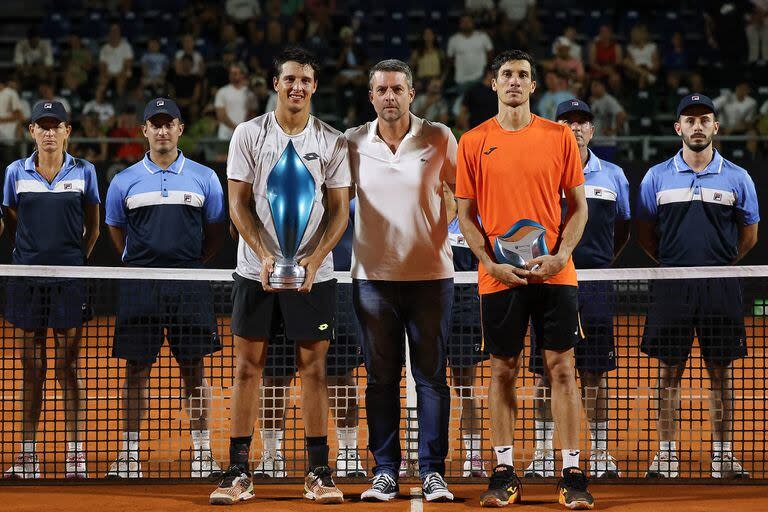 Luciano Darderi y Facundo Bagnis, campeón y finalista de la última edición del ATP de Córdoba, junto con Agustín Calleri, presidente de la AAT y de la Agencia Córdoba Deportes