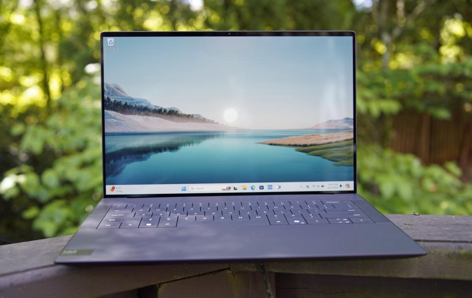 Dell XPS 14 from the front