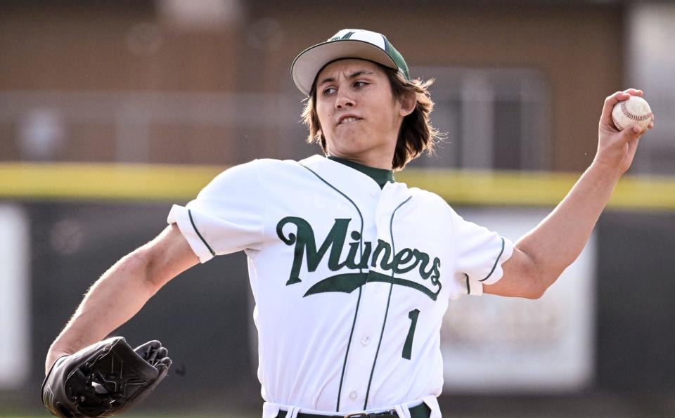 El Diamante's Colin Horton pitches against Redwood in an East Yosemite League high school baseball game Wednesday, March 13, 2024