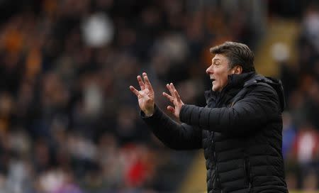 Britain Soccer Football - Hull City v Watford - Premier League - The Kingston Communications Stadium - 22/4/17 Watford manager Walter Mazzarri gestures Action Images via Reuters / Jason Cairnduff Livepic