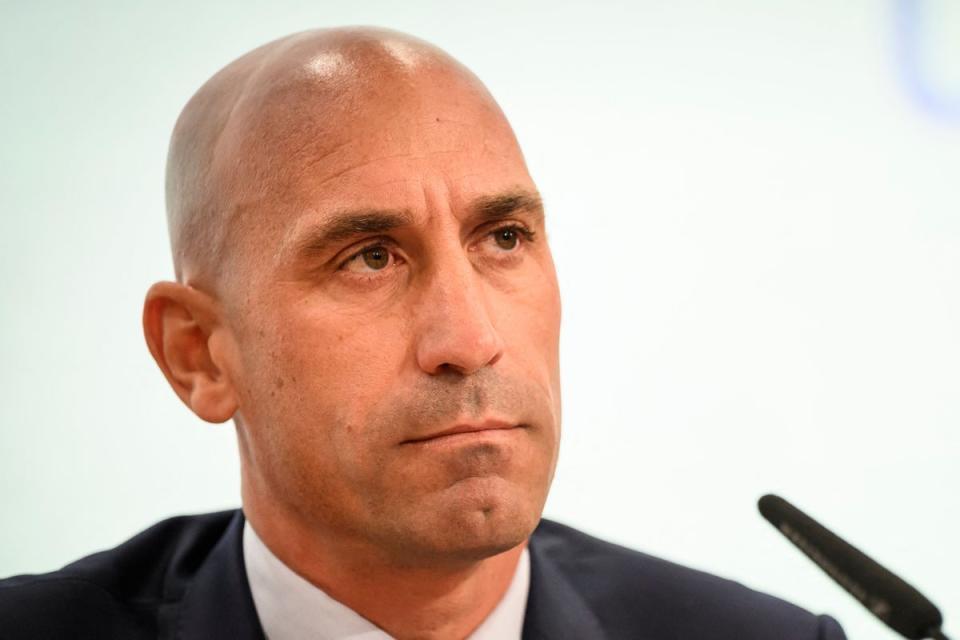 Dimisión: Luis Rubiales finalmente dimite como presidente de la Federación Española de Fútbol (AFP vía Getty Images)