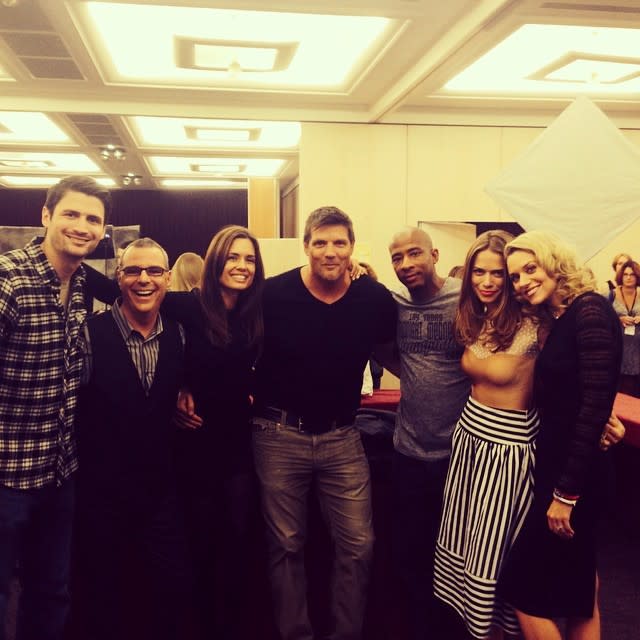 The One Tree Hill cast: “Wow! Altogether again! Hillary joy James Antoine Torrey” -Paul Johansson/Instagram