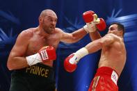 Boxing - Wladimir Klitschko v Tyson Fury WBA, IBF & WBO Heavyweight Title's - Esprit Arena, Dusseldorf, Germany - 28/11/15 Tyson Fury in action against Wladimir Klitschko during the fight Reuters / Kai Pfaffenbach Livepic