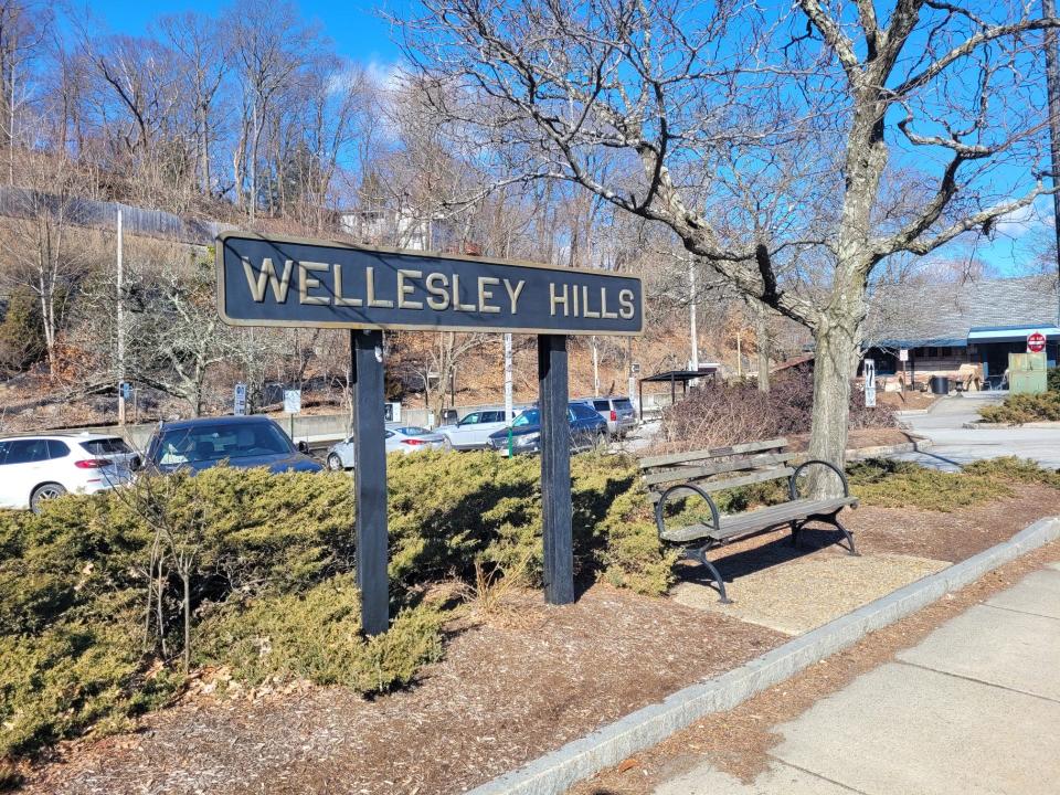 The Wellesley Hills Commuter Rail station is just after the halfway point of the Boston Marathon.