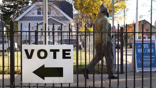 PHOTO: A sign directs voters at a polling place, Nov. 08, 2022 in Milwaukee. (Scott Olson/Getty Images)