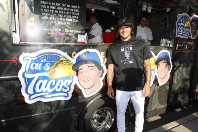 Taijuan Walker Gives Out Free Tacos to Benefit Foster Care in