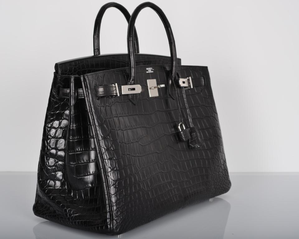 La piel de cocodrilo parece ser la protagonista de las carteras más caras de la historia: la ‘Matte Crocodile Birkin’ de Hermes cuesta $120.000.