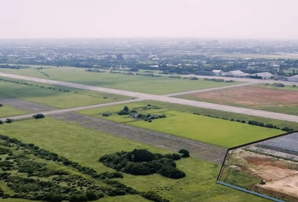 桃園空軍基地畫入航空城開發計畫，現有地景將不復存在。（圖：「鐵翼榮光」前空軍桃園基地設施群主題影片）